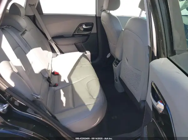KNDCE3LC2J5138648 2018 KIA NIRO - Image 8