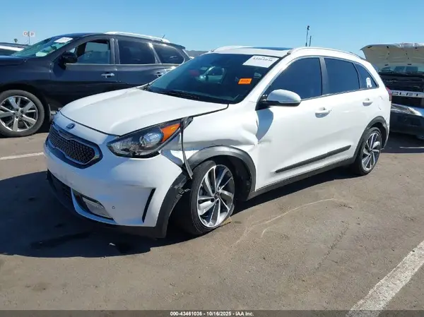 KNDCE3LC2J5175781 2018 KIA NIRO - Image 2