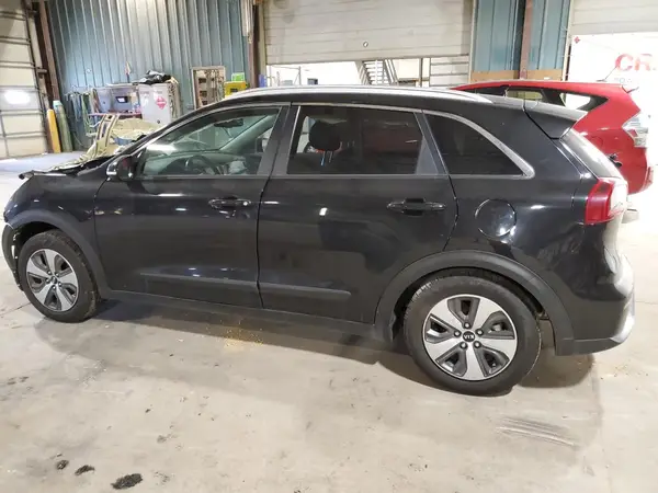 KNDCE3LC2J5179944 2018 KIA NIRO - Image 2