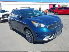 KNDCE3LC2K5215861 2019 KIA NIRO