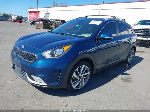 KNDCE3LC2K5215861 2019 KIA NIRO - Image 2