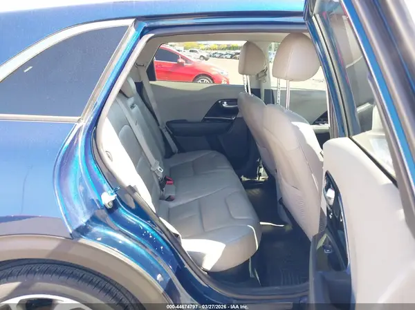 KNDCE3LC2K5215861 2019 KIA NIRO - Image 8