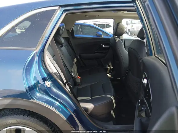 KNDCE3LC2K5233969 2019 KIA NIRO - Image 8