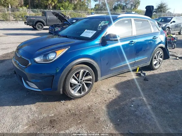 KNDCE3LC2K5237469 2019 KIA NIRO - Image 2