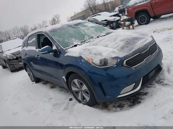 KNDCE3LC2K5322179 2019 KIA NIRO - Image 1