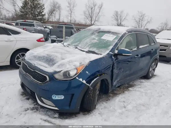 KNDCE3LC2K5322179 2019 KIA NIRO - Image 2