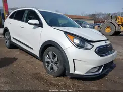 KNDCE3LC2K5323672 2019 KIA NIRO