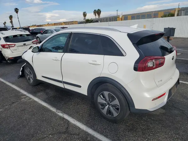KNDCE3LC2K5323834 2019 KIA NIRO - Image 2