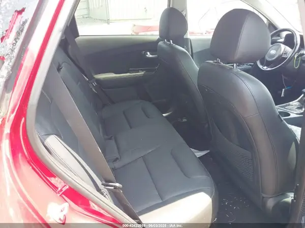 KNDCE3LC2K5356963 2019 KIA NIRO - Image 8