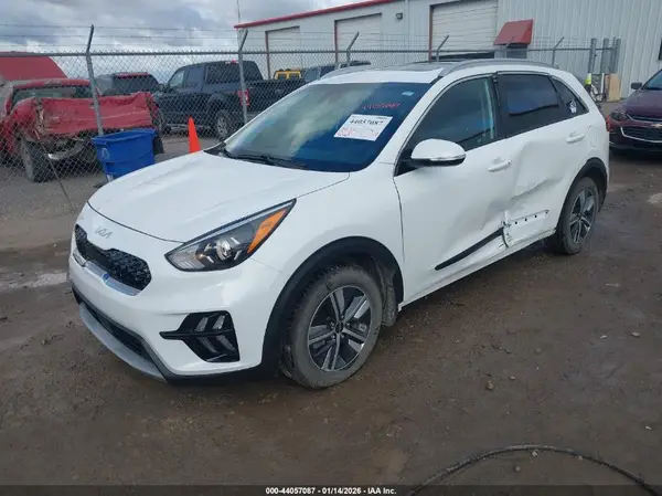 KNDCE3LC2N5529370 2022 KIA NIRO - Image 2