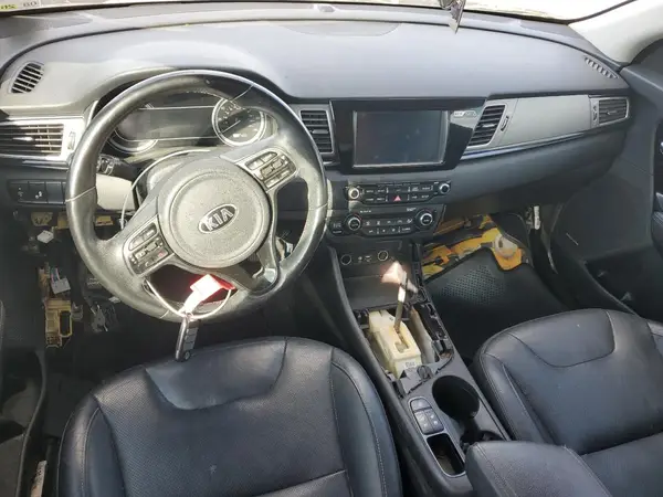 KNDCE3LC3H5054140 2017 KIA NIRO - Image 8