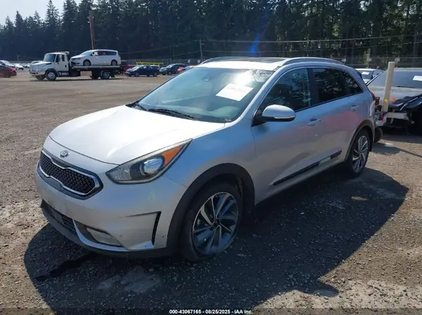 KNDCE3LC3H5067289 2017 KIA NIRO - Image 2