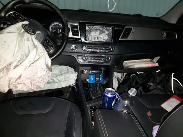 KNDCE3LC3H5076915 2017 KIA NIRO - Image 8