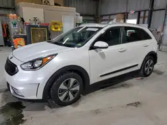 KNDCE3LC3J5140957 2018 KIA NIRO