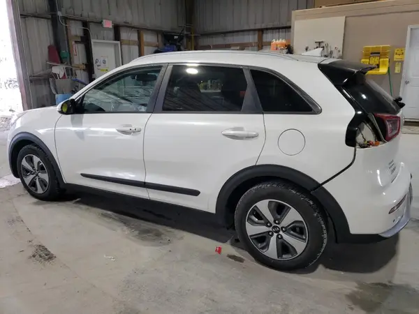 KNDCE3LC3J5140957 2018 KIA NIRO - Image 2