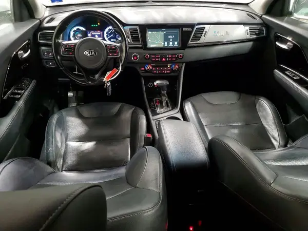 KNDCE3LC3J5156608 2018 KIA NIRO - Image 8