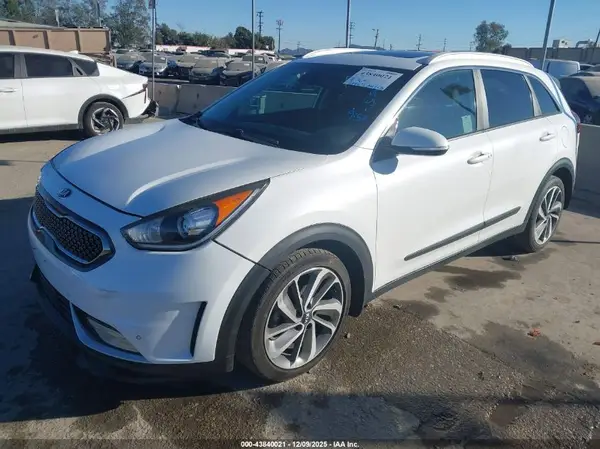 KNDCE3LC3J5175790 2018 KIA NIRO - Image 2