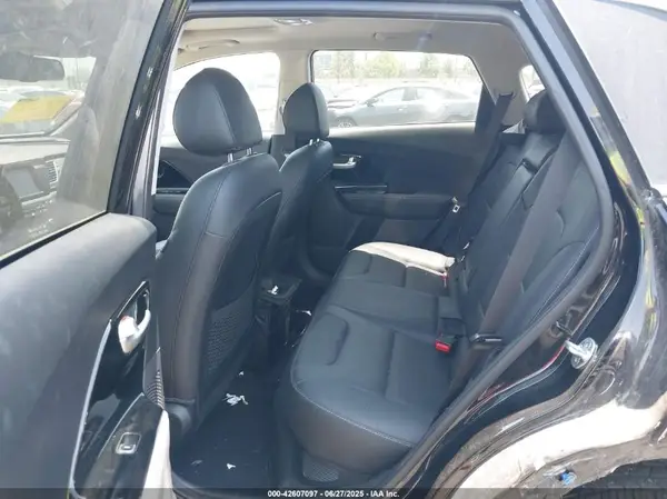 KNDCE3LC3K5283652 2019 KIA NIRO - Image 8