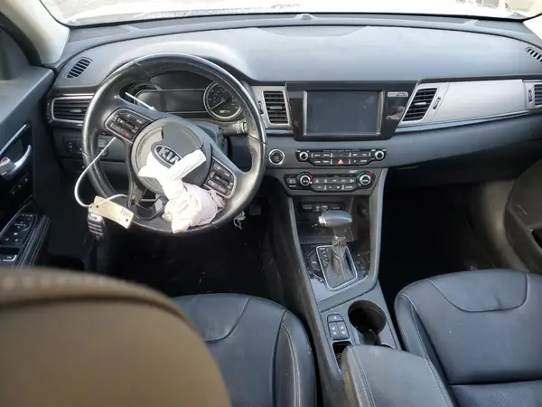 KNDCE3LC3K5303186 2019 KIA NIRO - Image 8