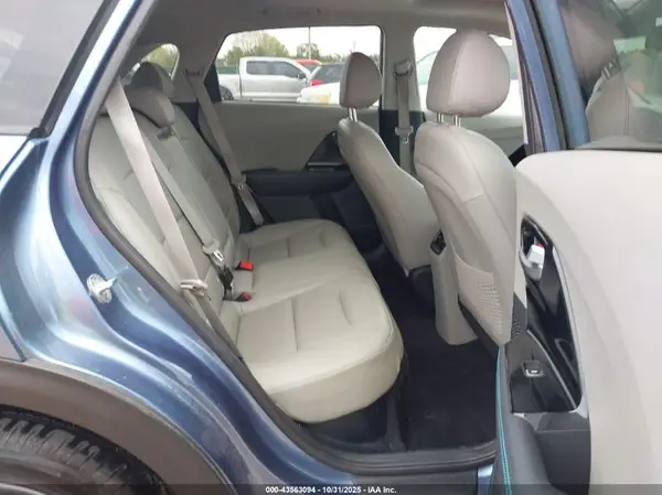 KNDCE3LC3M5483787 2021 KIA NIRO - Image 8