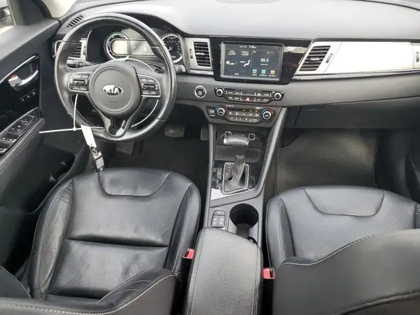 KNDCE3LC4H5043809 2017 KIA NIRO - Image 8