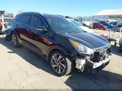 KNDCE3LC4H5044667 2017 KIA NIRO