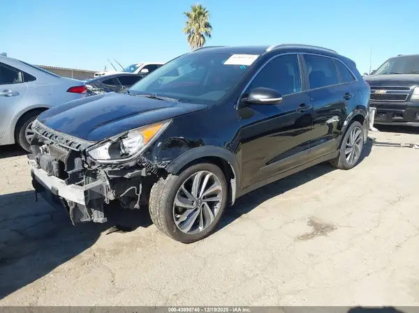 KNDCE3LC4H5044667 2017 KIA NIRO - Image 2