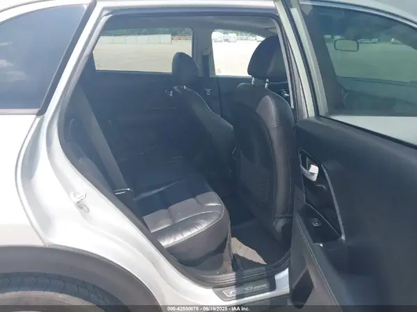 KNDCE3LC4H5047374 2017 KIA NIRO - Image 8