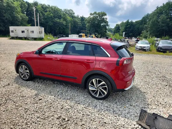 KNDCE3LC4H5049075 2017 KIA NIRO - Image 2