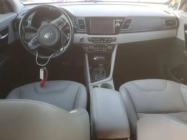 KNDCE3LC4H5057287 2017 KIA NIRO - Image 8