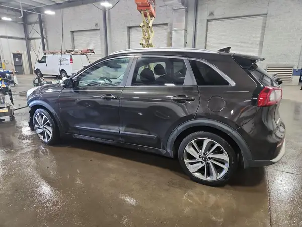 KNDCE3LC4H5068211 2017 KIA NIRO - Image 2