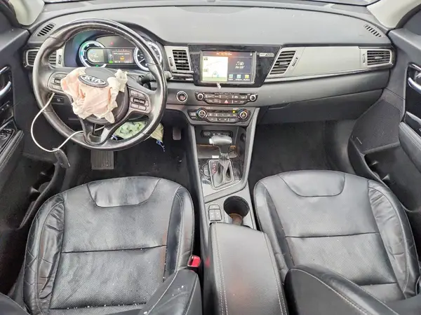 KNDCE3LC4H5081573 2017 KIA NIRO - Image 8