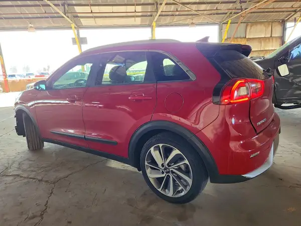 KNDCE3LC4H5082710 2017 KIA NIRO - Image 2