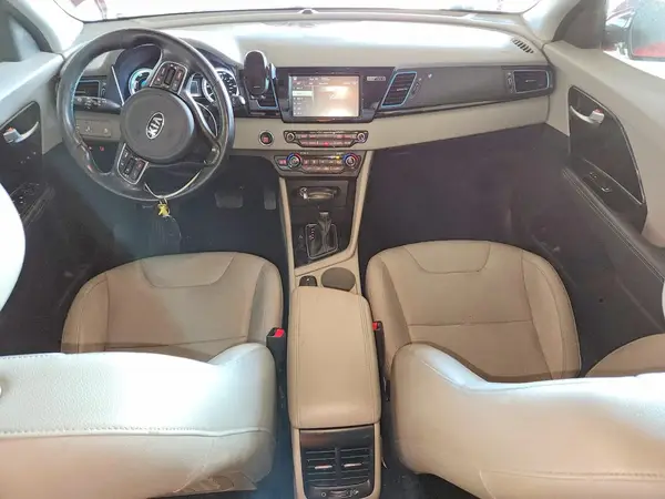 KNDCE3LC4H5082710 2017 KIA NIRO - Image 8
