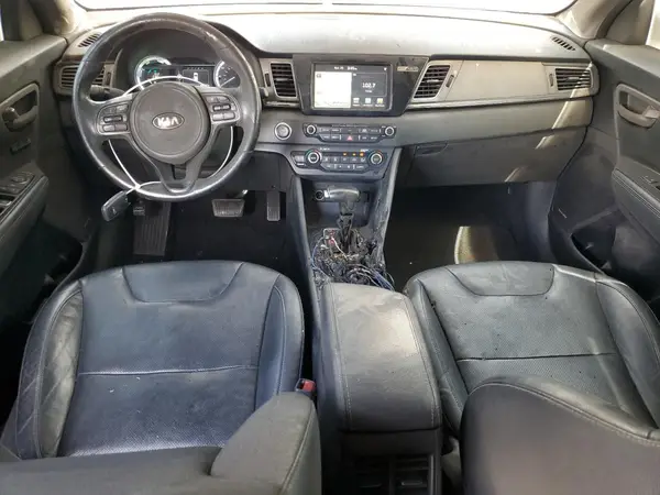 KNDCE3LC4H5082805 2017 KIA NIRO - Image 8