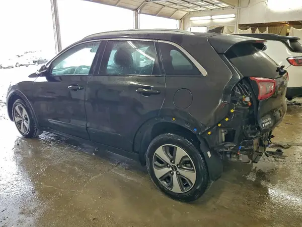 KNDCE3LC4J5107997 2018 KIA NIRO - Image 2