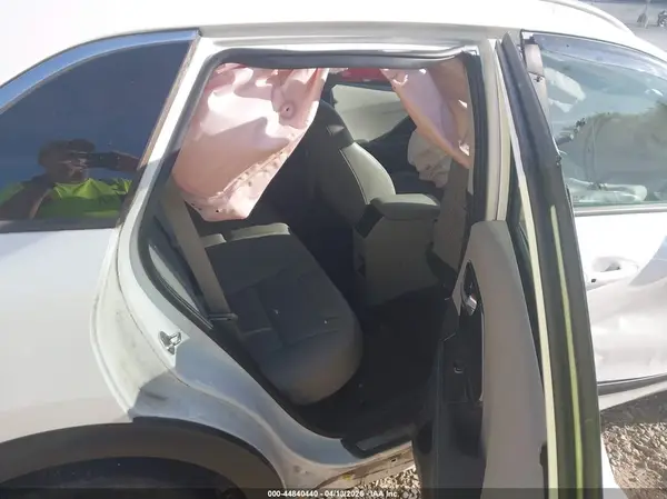 KNDCE3LC4J5125335 2018 KIA NIRO - Image 8