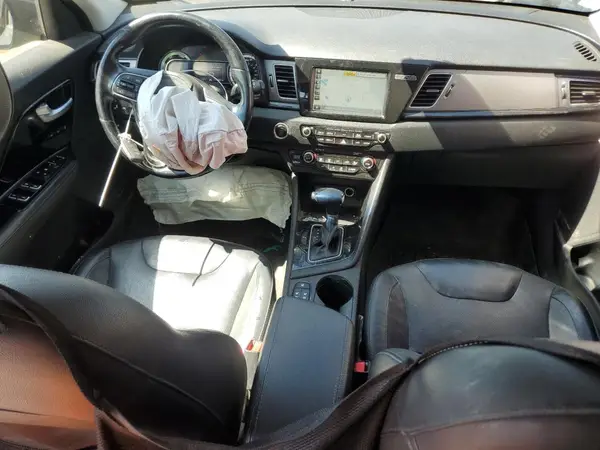 KNDCE3LC4J5133757 2018 KIA NIRO - Image 8