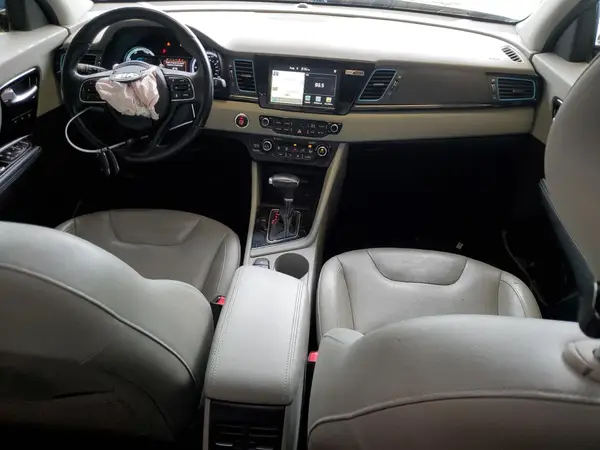 KNDCE3LC4J5174468 2018 KIA NIRO - Image 8