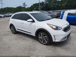 KNDCE3LC5H5047996 2017 KIA NIRO
