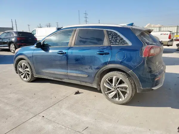 KNDCE3LC5H5060327 2017 KIA NIRO - Image 2