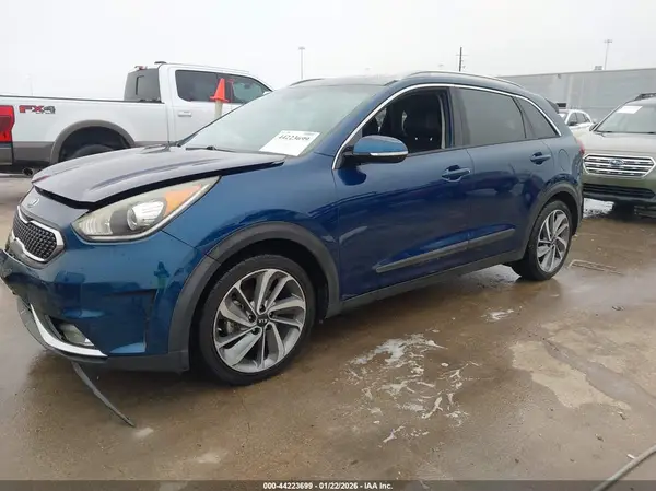 KNDCE3LC5H5077855 2017 KIA NIRO - Image 2