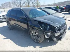 KNDCE3LC5H5080240 2017 KIA NIRO