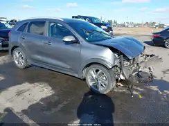 KNDCE3LC5H5081579 2017 KIA NIRO