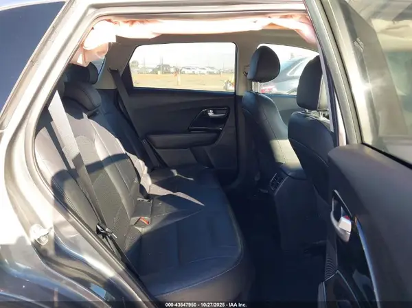 KNDCE3LC5H5081579 2017 KIA NIRO - Image 8