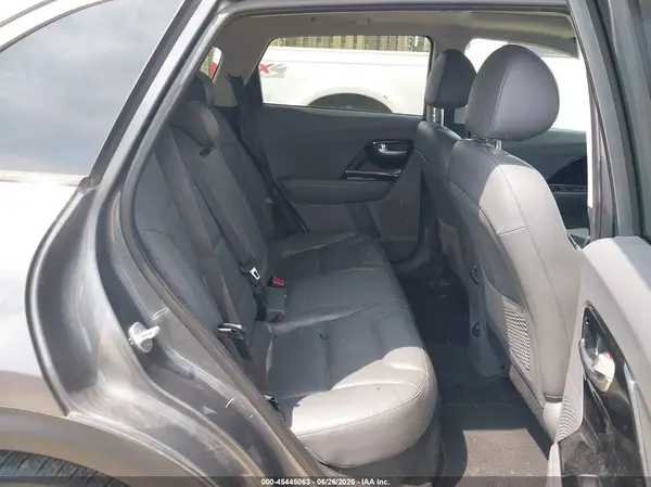 KNDCE3LC5J5108074 2018 KIA NIRO - Image 8