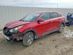 KNDCE3LC5J5123870 2018 KIA NIRO