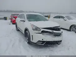 KNDCE3LC5K5337520 2019 KIA NIRO