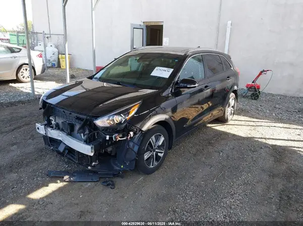KNDCE3LC5N5505399 2022 KIA NIRO - Image 2