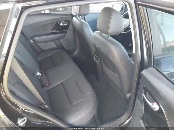 KNDCE3LC5N5505399 2022 KIA NIRO - Image 8